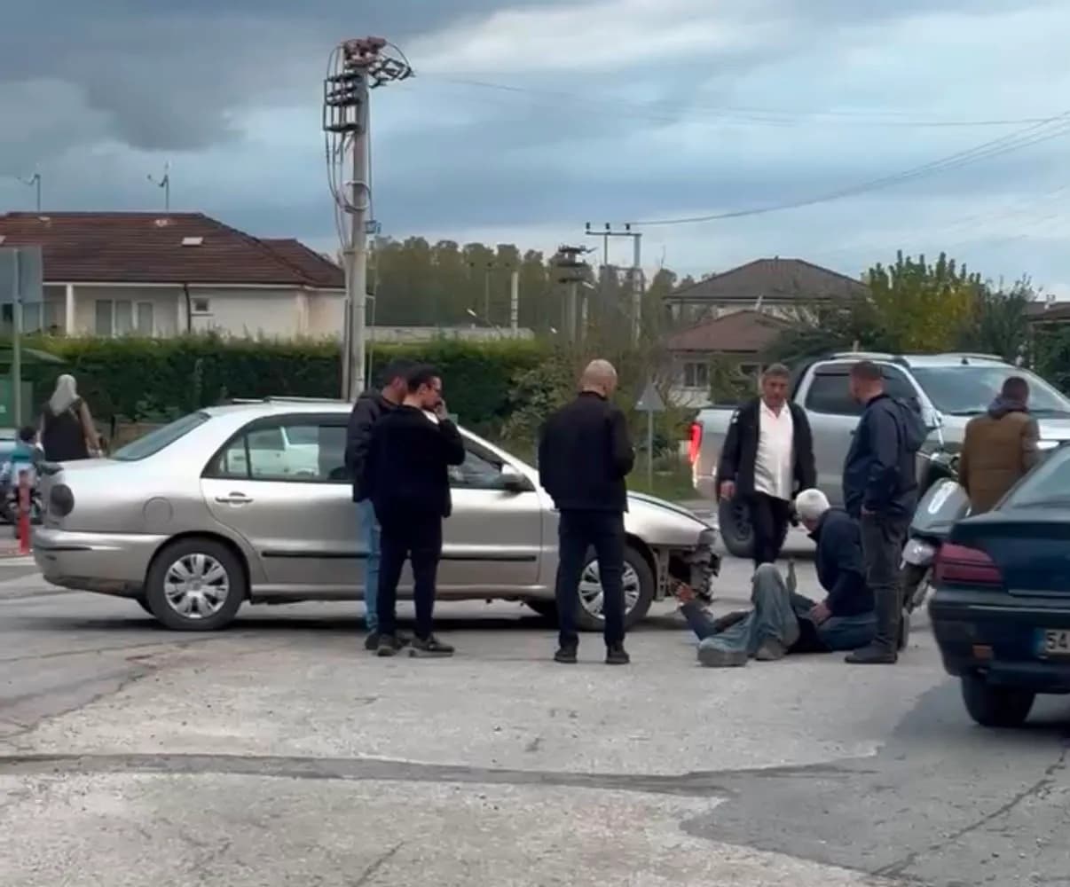 SON DAKİKA | YAHYALI KÖPRÜSÜ’NDE ARAÇ VE MOTOSİKLET ÇARPIŞTI: 1 YARALI