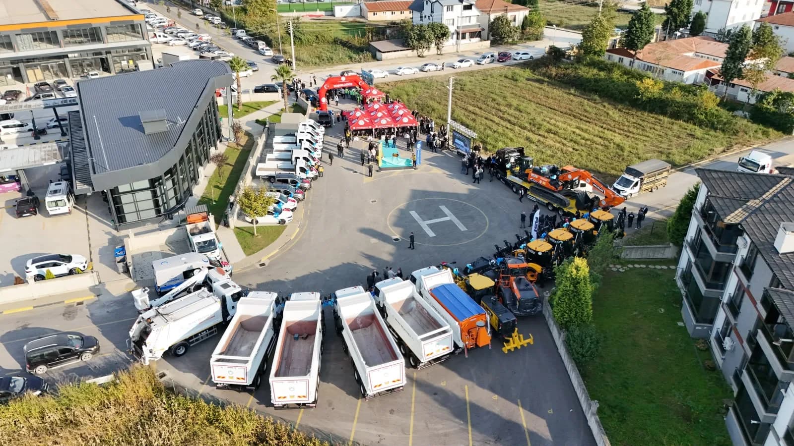 Akyazı Belediyesinin 150 Milyon TL’lik Yeni Araç Filosu Tanıtıldı!